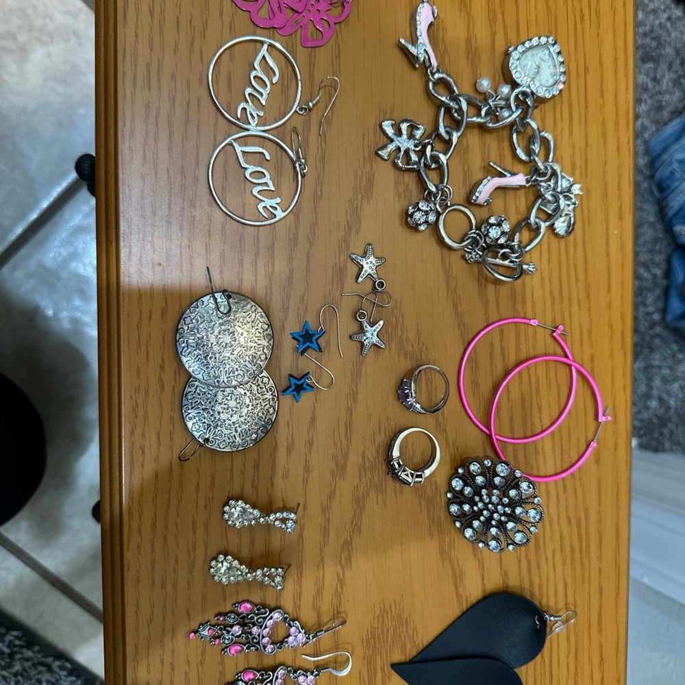 Jewelry LOT- Silver & Gold. No junk, all wearable.